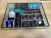 Juwelendoos - storage box met inhoud - afbeelding 2 van  3