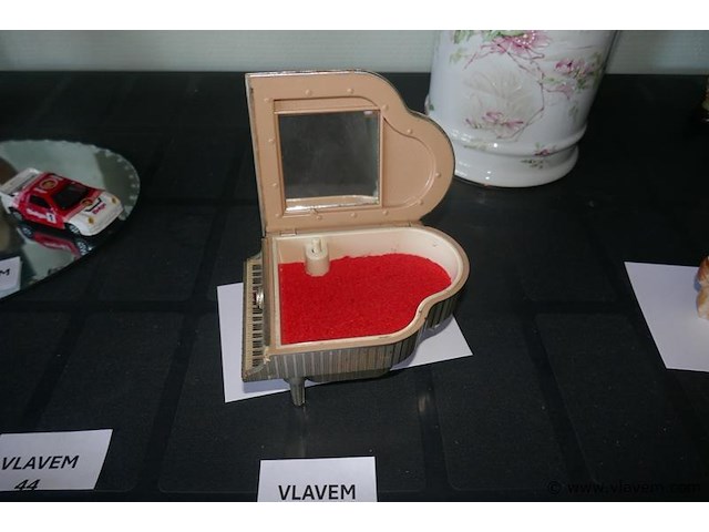 Juwelenkistje in vorm van piano - afbeelding 2 van  2
