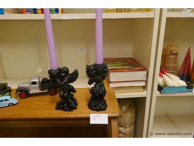 Kaarsenhouders in vorm van engelen - afbeelding 1 van  1