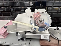 Kaassnijmachine nn