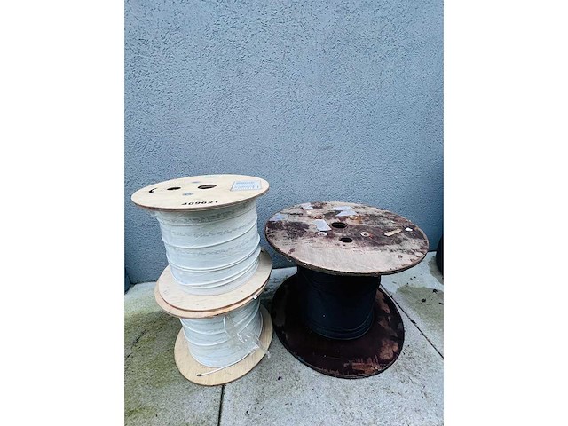 Kabel op haspel - microfocus - draad, kabels & snoeren (3x) - afbeelding 1 van  2