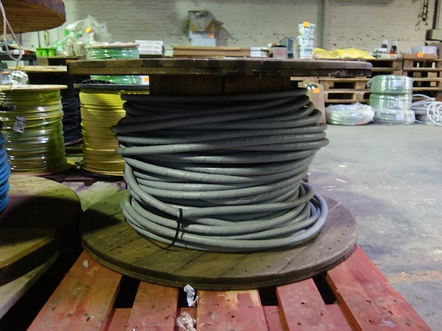 Kabel op rol - afbeelding 1 van  4