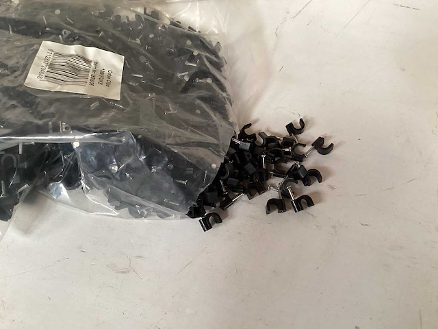 Kabelclips zwart, 7mm rond - afbeelding 2 van  2
