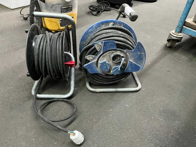 Kabelhaspel (2x) - afbeelding 1 van  2