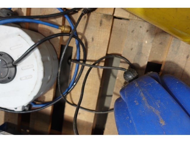 Kabelhaspel blauw + luchtslanghaspel - afbeelding 3 van  3
