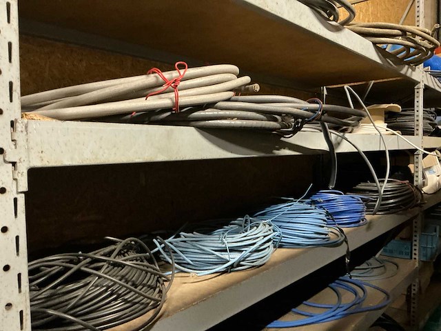 Kabels, snoeren en diversen - afbeelding 2 van  5