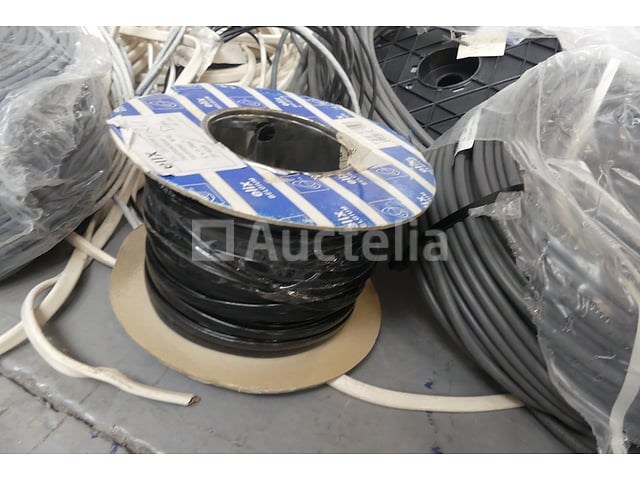 Kabels voor internet, telefoon, alarm - afbeelding 14 van  14