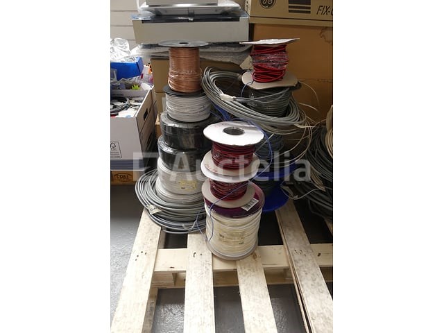 Kabels voor tv, speaker, internet - afbeelding 3 van  9