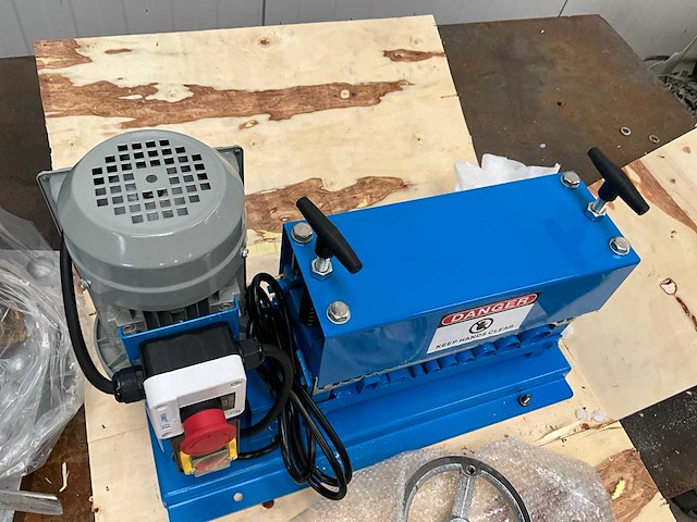 Kabelstripmachine - afbeelding 4 van  6