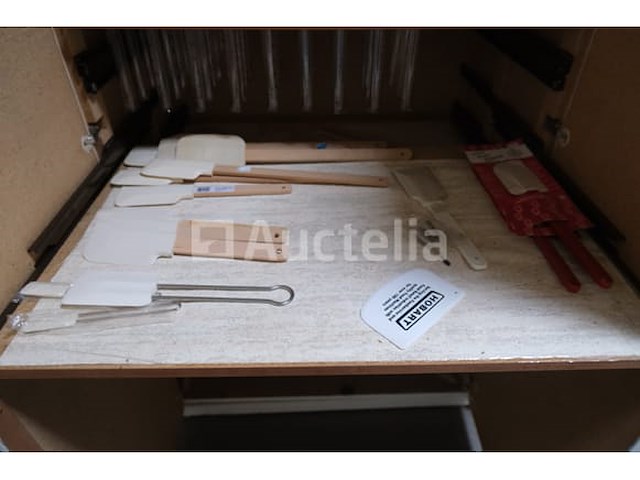 Kabinet met inhoud - afbeelding 2 van  18