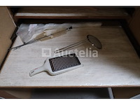 Kabinet met inhoud - afbeelding 12 van  18