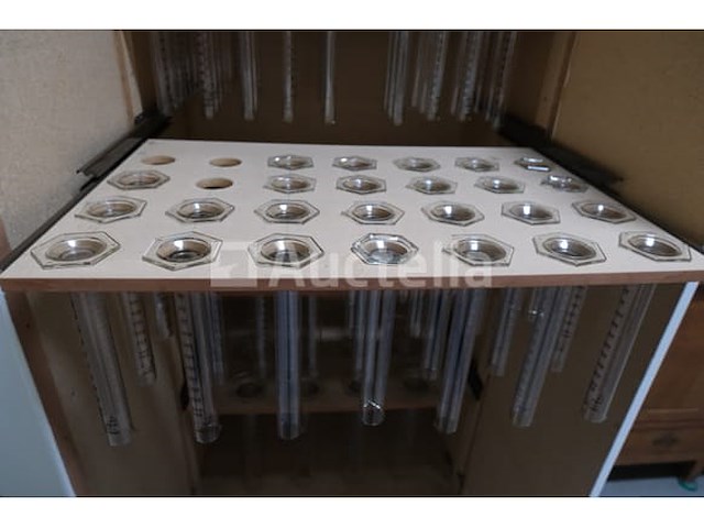 Kabinet met inhoud - afbeelding 17 van  18