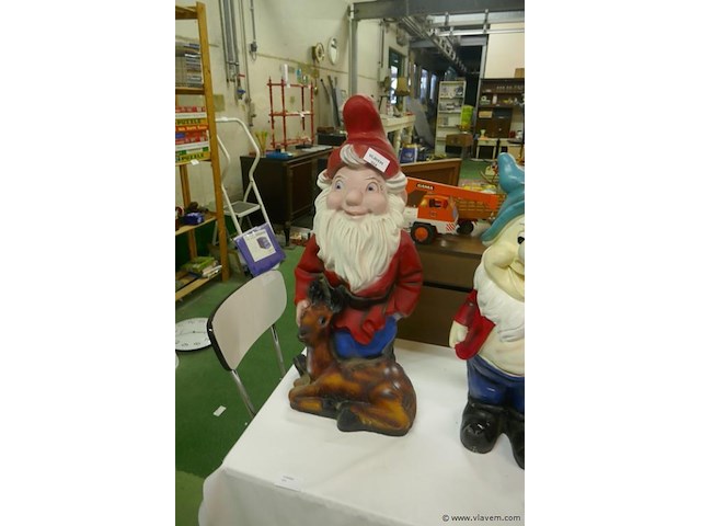 Kabouter in steen - afbeelding 1 van  1