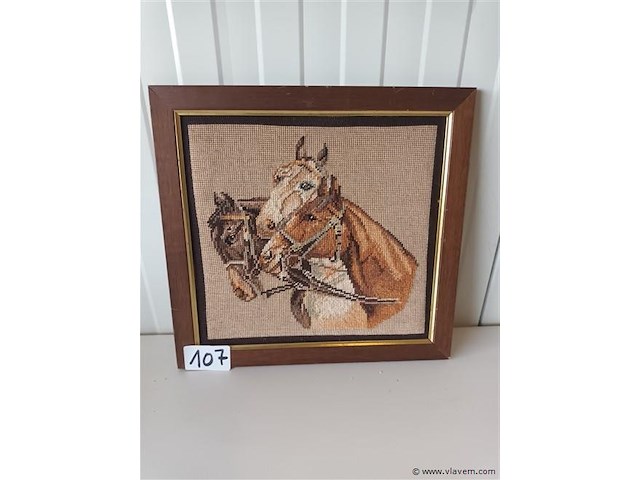 Kader met borduurwerk - afbeelding 1 van  2