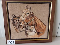 Kader met borduurwerk - afbeelding 1 van  2