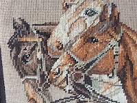 Kader met borduurwerk - afbeelding 2 van  2