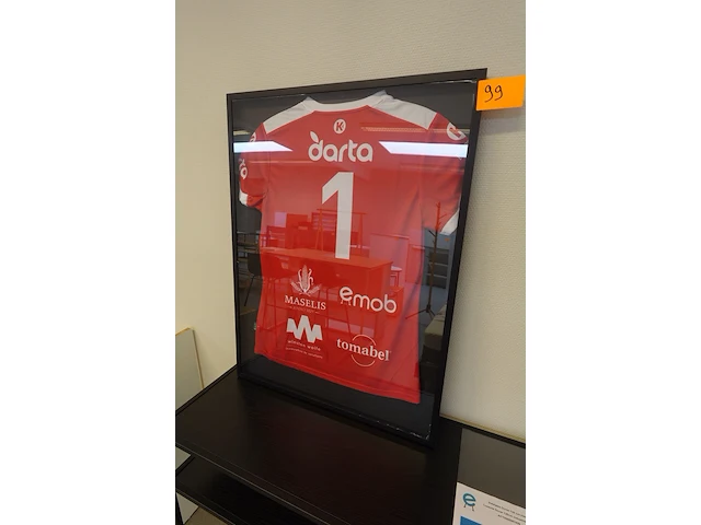 Kader met voetbalshirt - afbeelding 1 van  2