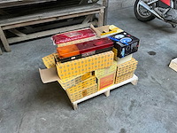 Kaders / glazen omhuizing autoverlichting - afbeelding 2 van  5