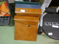 Kaften met plastiek instekers - afbeelding 1 van  1