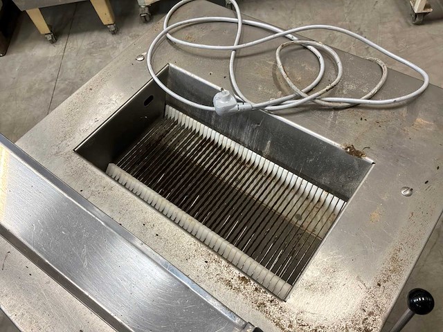 Kalmeijer kbe 9mm broodsnijmachine - afbeelding 5 van  6