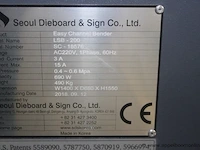 Kanaalbuigmachine dominosign l-lite signbender lsb-200, bouwjaar 2018, serienummer sc-18576, 0,69 kw, 220 v, 1 fasen, 1400x680x1550 mm, 490 kg, ce-gemarkeerd, monitor en toetsenbord, werking niet gekend - afbeelding 3 van  5