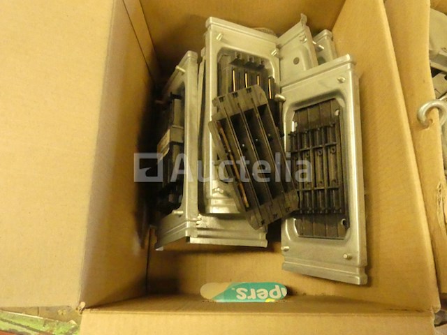 Kanalen voor elektrische kabel, 1 garagedeurmotor - afbeelding 11 van  15