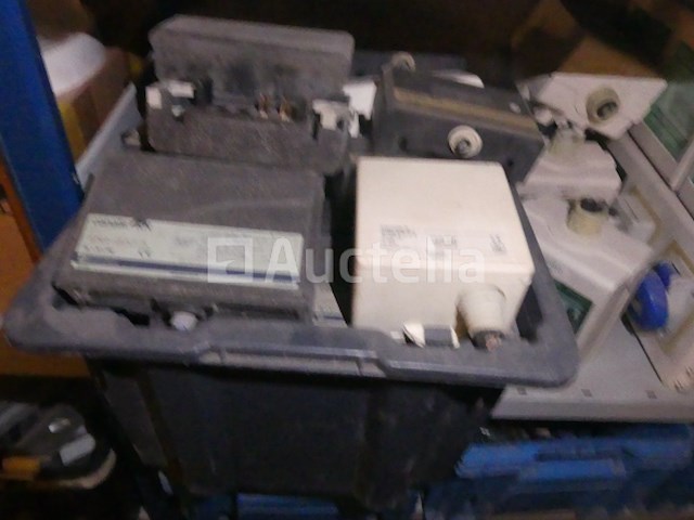 Kanalen voor elektrische kabel, 1 garagedeurmotor - afbeelding 15 van  15