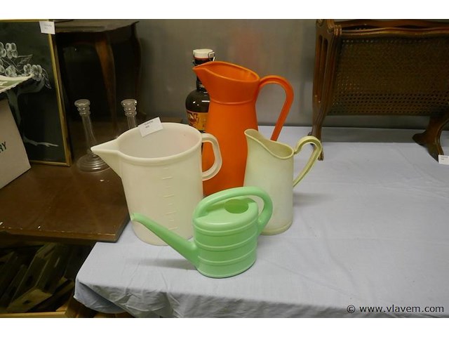 Kannen in plastiek - afbeelding 1 van  1