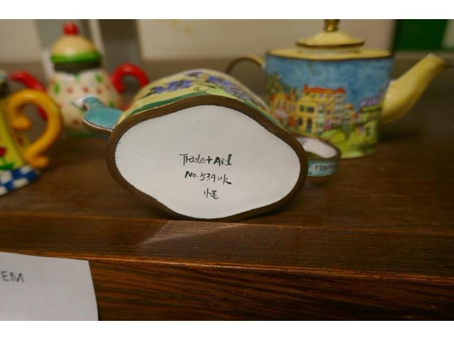 Kannetjes met deksel - afbeelding 2 van  2