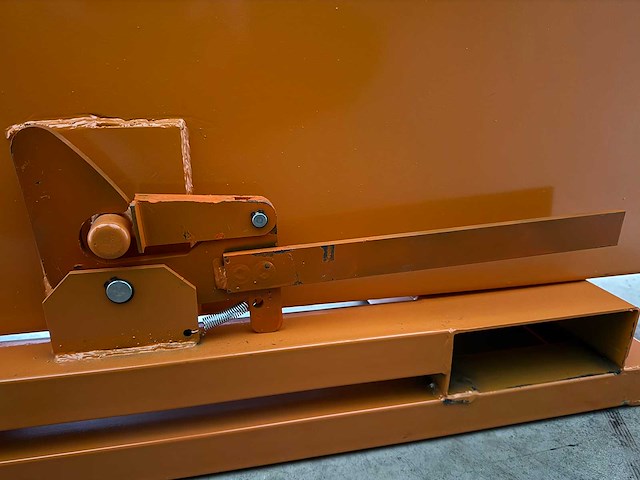 Kantelbak 1150 liter - afbeelding 9 van  18