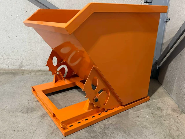 Kantelbak 765 liter - afbeelding 1 van  16