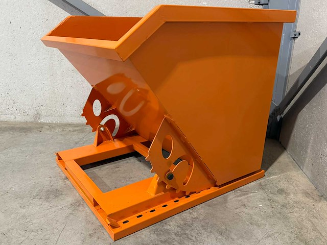 Kantelbak 765 liter - afbeelding 1 van  16