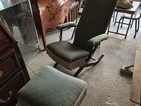 Kantelbare stoel en bankje