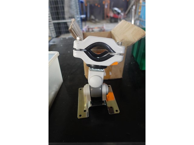 Kantelbare tv paalhouder - afbeelding 1 van  1