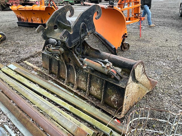 Kantelende grondverzetbak - afbeelding 4 van  9