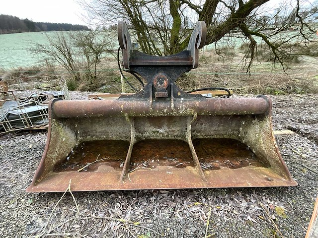 Kantelende grondverzetbak - afbeelding 7 van  9