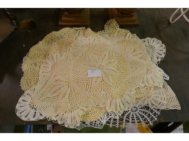 Kanten doekjes en haakwerkjes - afbeelding 1 van  1