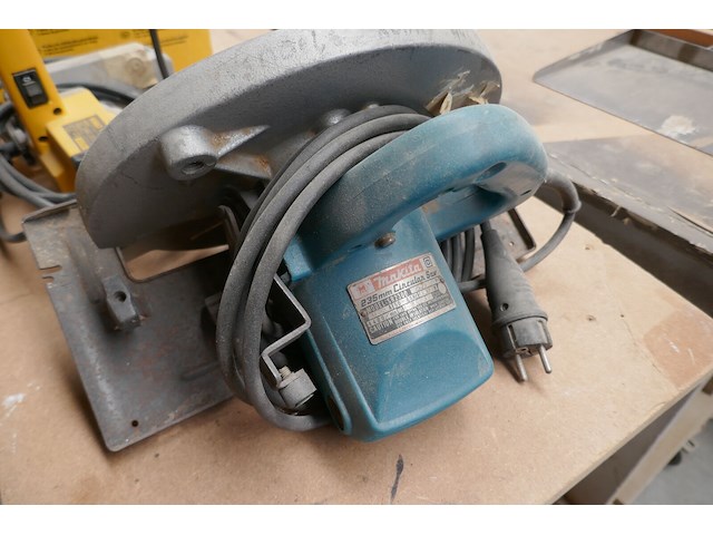 Kantenfreesmachine dewalt + cirkelzaagmachine makita - afbeelding 6 van  6