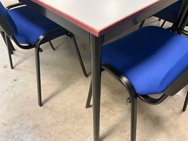 Kantinetafels stoelen en decoratie - afbeelding 8 van  13