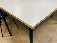 Kantinetafels stoelen en decoratie - afbeelding 5 van  11
