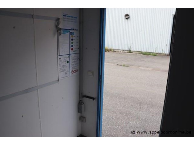 Kantoorcontainer, met raam, deur en ingebouwde kasten - afbeelding 5 van  5