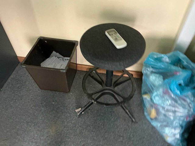 Kantoormeubilair in unit 20 - afbeelding 4 van  21
