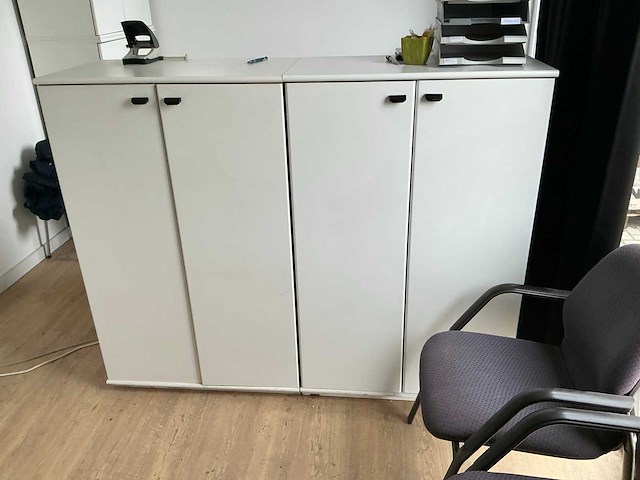 Kantoormeubilair in unit 604 - afbeelding 2 van  17