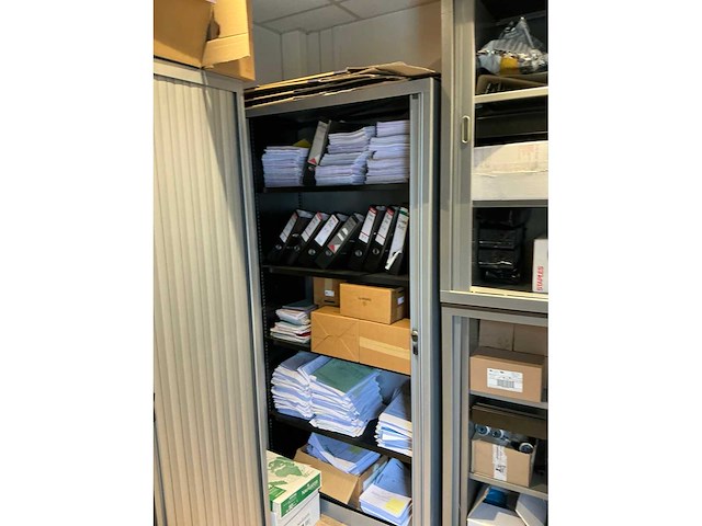 Kantoormeubilair in unit 604 - afbeelding 13 van  17