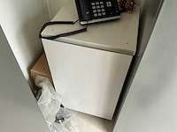 Kantoormeubilair in unit 605 - afbeelding 13 van  15