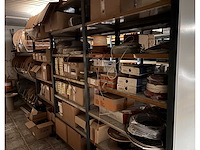 Kantoormeubilair & magazijn wegens faillissement dataflex bv