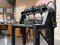 Kapmachine om fineerhout te snijden - afbeelding 2 van  7