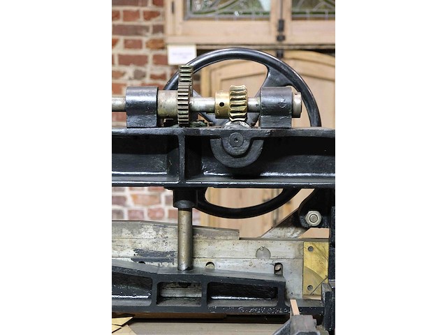 Kapmachine om fineerhout te snijden - afbeelding 7 van  7