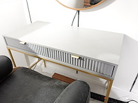 Kappersstoel met spiegel en tafel - afbeelding 3 van  7