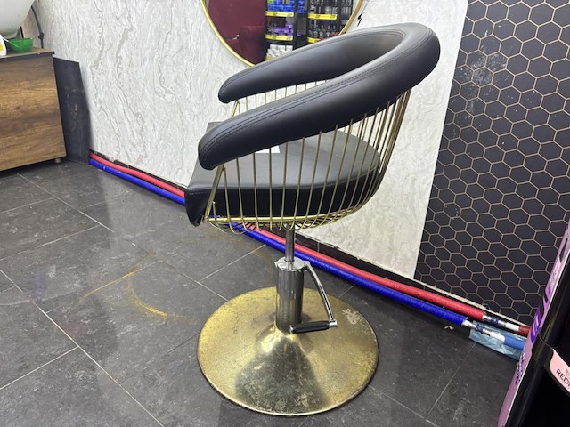 Kappersstoel met wandspiegel - afbeelding 2 van  4